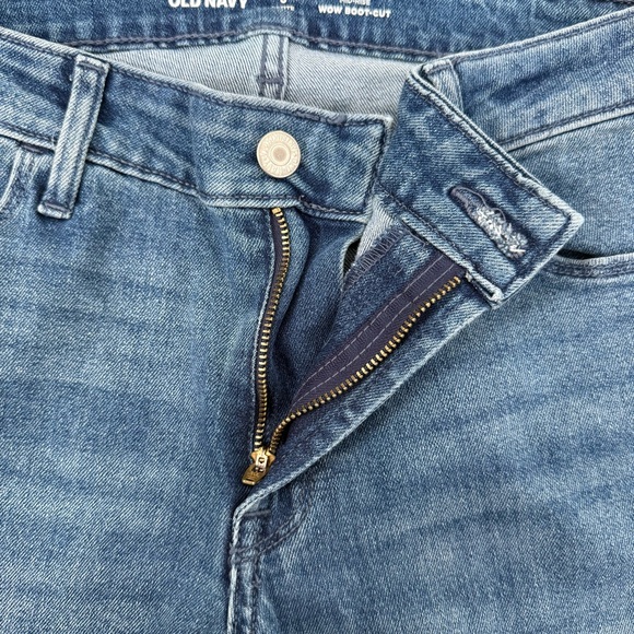 Women’s Old Navy Mid-Rise Wow Boot Cut Medium Wash Jeans Size 8 Petite - Picture 7 of 16